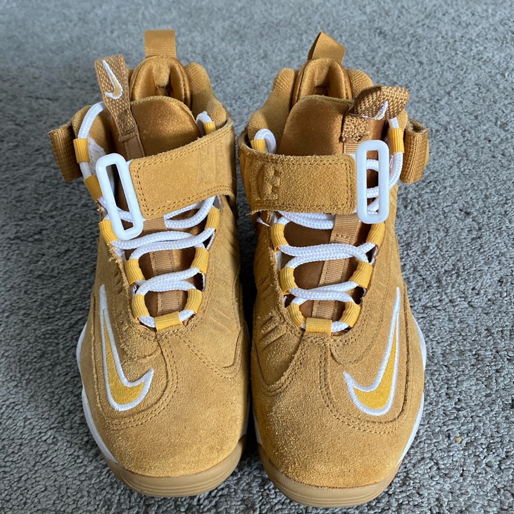 Boys Nike Griffeys (Wheat)